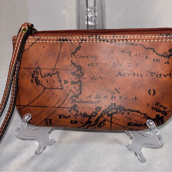 Born Concept Womens World Map Brown Wristlet with attached Strap - Picture 3 of 4
